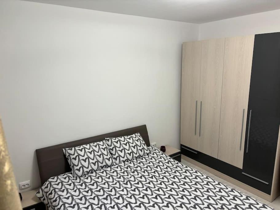 בוקרשט 3 Camere Decomandat מראה חיצוני תמונה
